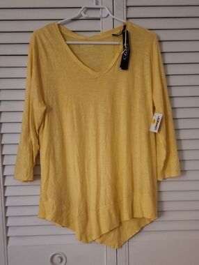 Caslon Soft Yellow V-Neck 3/4 Sleeve Tunic